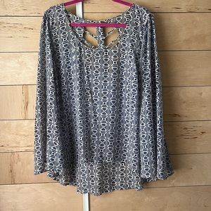 Blu  Flowy
Top | Color: Blue‎